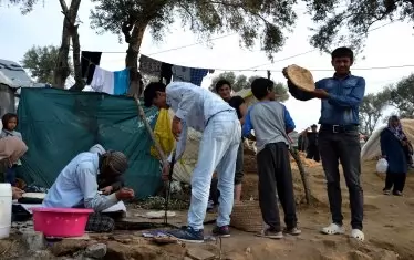  Гърция прави бежански лагери-затвори