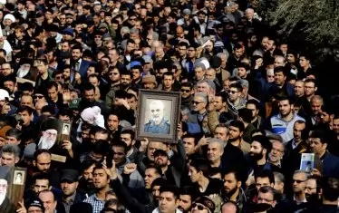Хиляди иракчани участваха в погребалната процесия на Солеймани
