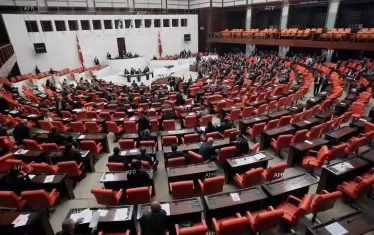 Турските депутати се биха в парламента заради Сирия
