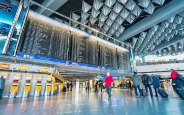 Деветима българи са блокирани втори ден на летището във Франкфурт
