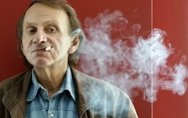 Мнозина съзират в антиутопичните романи на Мишел Уелбек пророчества за бедите ни в последно време.