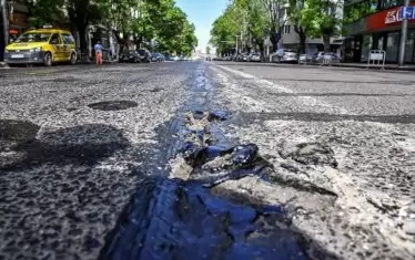 Асфалтът по "Дондуков" се разтопи и съсипа ремонтирани улици 