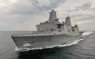 Боен кораб на САЩ порази с лазерно оръжие дронове край Пърл Харбър
