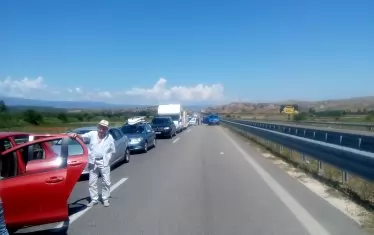 5 км колона от коли се образува за влизане на летовници в Гърция