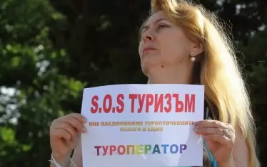 Пълен хаос с COVID-помощите за туроператорите