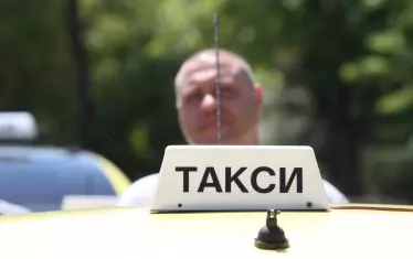 Таксиметрови шофьори в София заплашиха общинарите със сопи