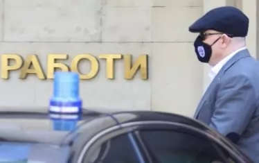 Изпратиха Гешев с освирквания и викове "оставка" в Хасково