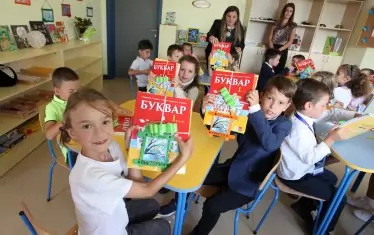 Над 500 ученици посрещат новата учебна година в Българско школо