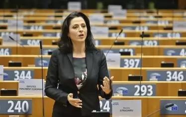 Евродепутат към Джамбазки: Отговорете за бомбичките!
