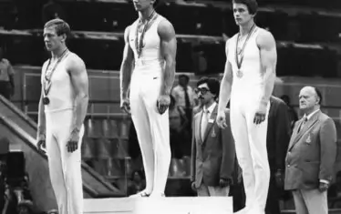 При награждаването си със златен олимпийски медал на игрите в Москва през 1980 г.