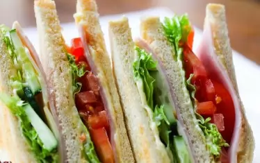 Пакетираните сандвичи са пълни с химия