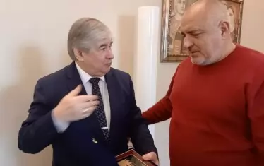 Радев и Борисов се сбогуваха срамежливо с посланик Макаров 