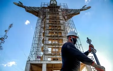 В Бразилия издигат нова гигантска статуя на Исус 
