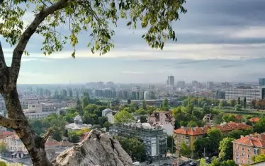Пловдив изпреварва София по ръст на сделките с имоти