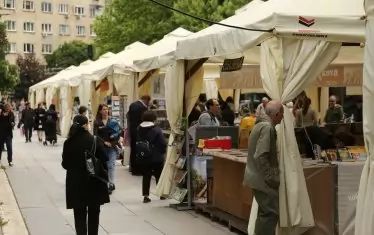 С рекорди тръгна Пролетният базар на книгата в парка на НДК 