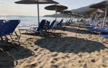 Плаж предлага 200 лв. цена за чадър и шезлонг това лято