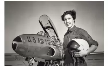 Уоли Фънк преди 60 години, когато се е готвила за астронавтка