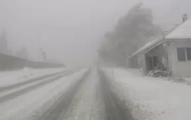 Сняг покри прохода Петрохан