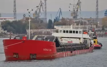 Корабът "Вера Су" с ново име отплава от Варна