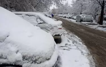 АПИ предупреди: Пътищата стават снежни пързалки от утре

