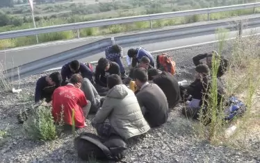Десетки мигранти от Афганистан са задържани из цяла България 
