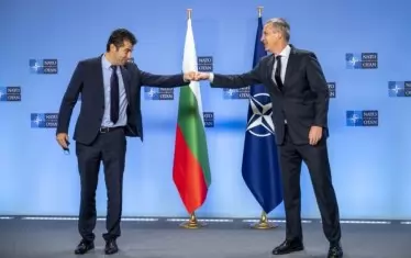 Столтенберг към Петков: България е ангажиран съюзник в НАТО