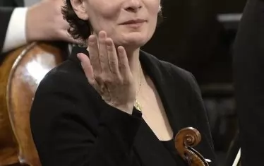 Не са за пропускане изявите у нас на цигуларката Албена Данаилова, концертмайстор на Виенската държавна опера.