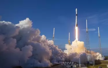 SpaceX изстреля ракетата Falcon 9 и постави нов рекорд