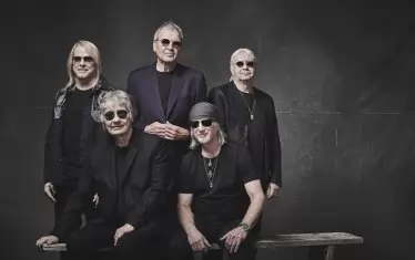 53 г. след "Дим над водата" Deep Purple се завръщат в Монтрьо