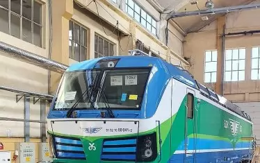 Два от новите локомотиви на БДЖ - Smartorn Siemens, чакат доставки на части за ремонт.