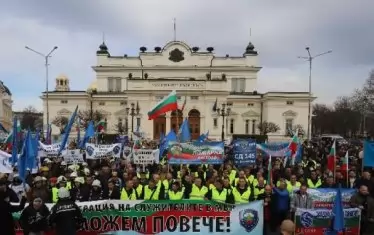 Полицаи и надзиратели започват национални протестни действия