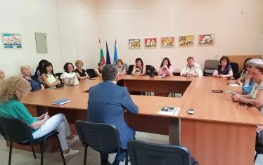 Директори канят родители да помагат в яслите в София