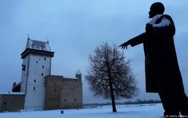 Естония премахва всички съветски паметници