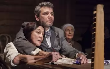 В Чеховия „Вуйчо Ваньо“ с Жана Рашева и незабравимата Гергана Кофарджиева.