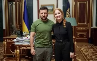 И Джесика Частейн пристигна в Украйна за среща със Зеленски