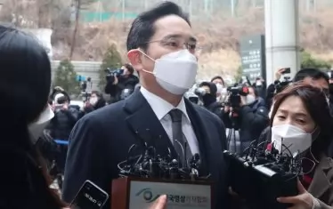 Президентът на Южна Корея помилва осъден за корупция шеф на "Самсунг"