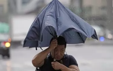 Милиони в Япония се евакуират заради тайфун