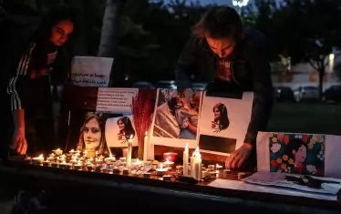 Иран ще разследва смъртта на 22-годишната Махса Амини