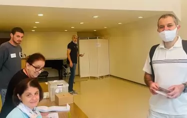 Гласуване в Токио.