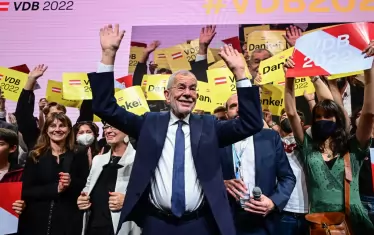 Австрийският президент спечели втори мандат