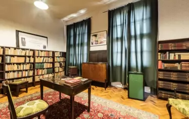 Столична библиотека отваря книжната колекция на Симеон Радев