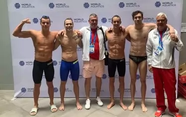 Мъжката щафета на България по плуване постигна огромен успех