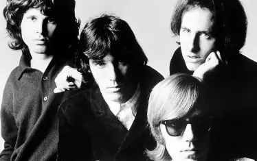 Колеги на Джим Морисън от Doors продадоха правата за музиката си