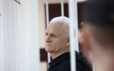 Беларус вкара за 10 г. в затвора Нобелов лауреат за мир