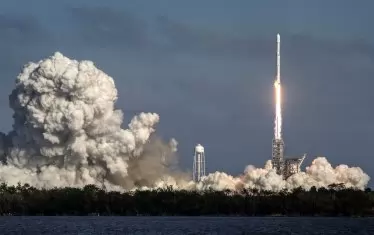 „SpaceX“ отмени изстрелването на „Falcon Heavy“ минута преди старта