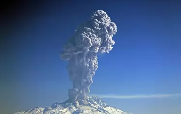 Вулкан в Камчатка затрупа с пепел околни селища