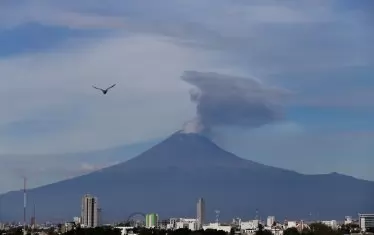  Мексико повиши нивото на тревога заради вулкана Попокатепетъл