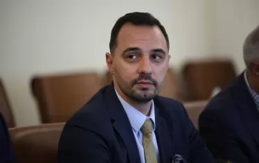 Министър Богданов чака обяснение 
за по-скъпите мобилни услуги
