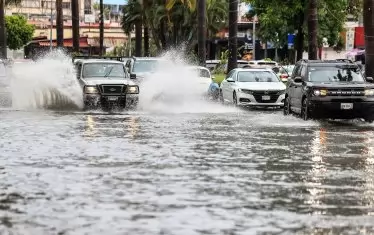 Проливни дъждове и земетресение удариха Южна Калифорния 