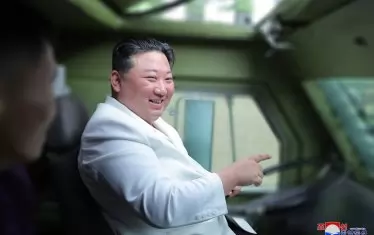 Северна Корея се сдоби с първата си тактическа ядрена подводница
